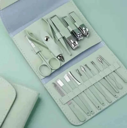 16-piece manicure pedicure set with case - Nail kit