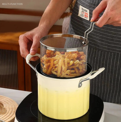 3 Litre Deep Frying Pot With Strainer ( FREE DELIVERY )